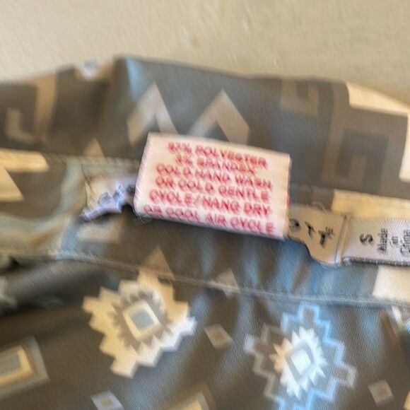 GRETCHEN SCOTT Aztec Print Blouse S - Picture 7 of 7